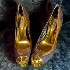 Jennifer Lopez Midnight Blue and Gold Suede Heels